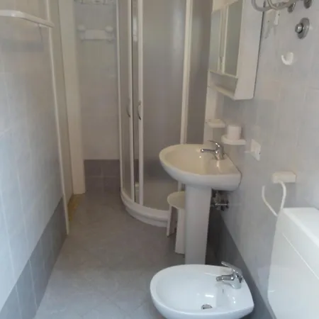 Near The * Μπιμπιόνε