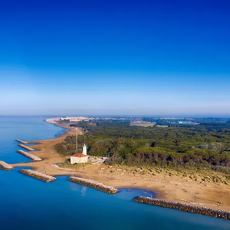 Διαμέρισμα Near The *